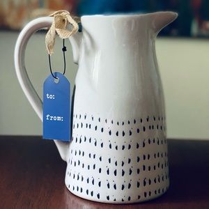 🎁SALE🎁 Ceramic Pitcher Vase ➕Bonus comes w/ a gift tag 🏷 (see pics)